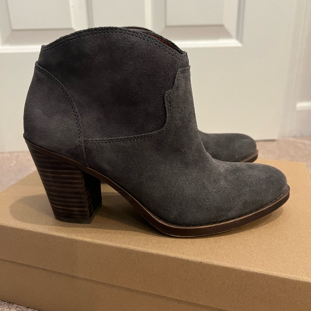 Lucky Brand Eller Suede Bootie, Storm, 8M